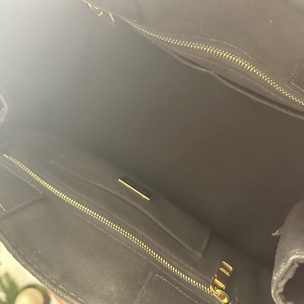 Prada Bag with Entrupy Certification - Picture 9 of 11
